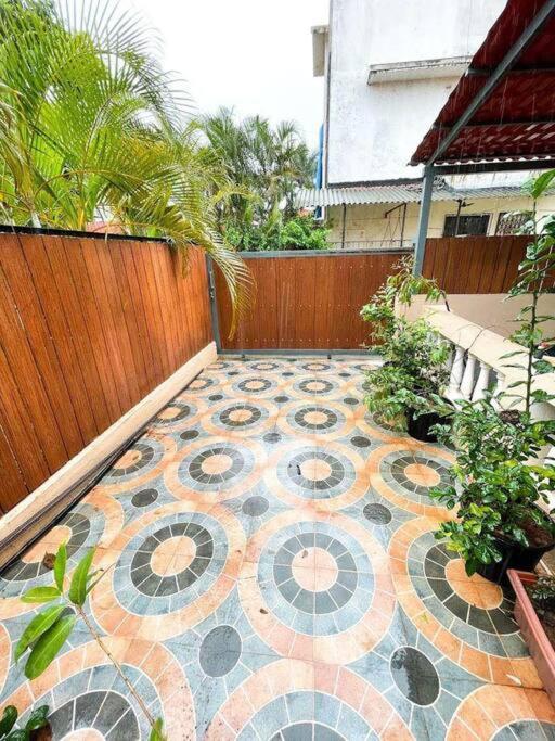 Corner House, Lonavla By Meheru-4 Bhk Villa With Pool Zewnętrze zdjęcie
