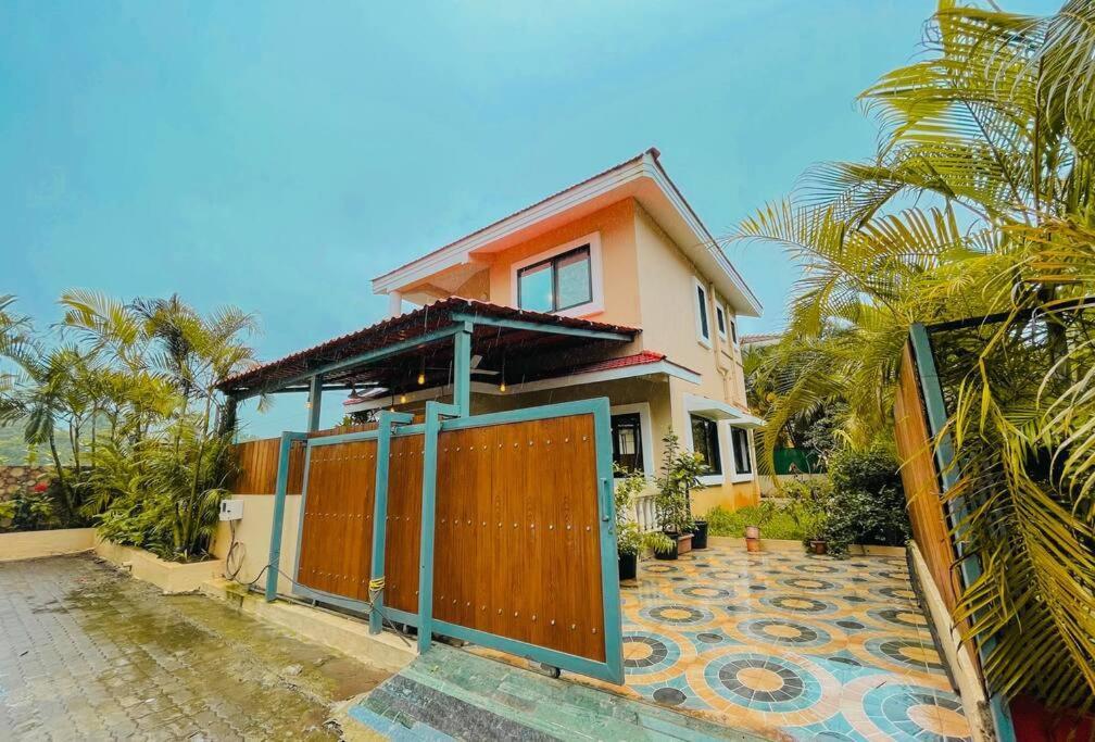 Corner House, Lonavla By Meheru-4 Bhk Villa With Pool Zewnętrze zdjęcie