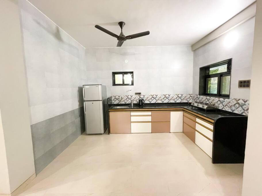 Corner House, Lonavla By Meheru-4 Bhk Villa With Pool Zewnętrze zdjęcie