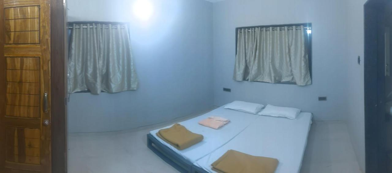 Corner House, Lonavla By Meheru-4 Bhk Villa With Pool Zewnętrze zdjęcie